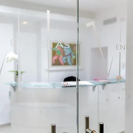 Venustas Hotel 3*
